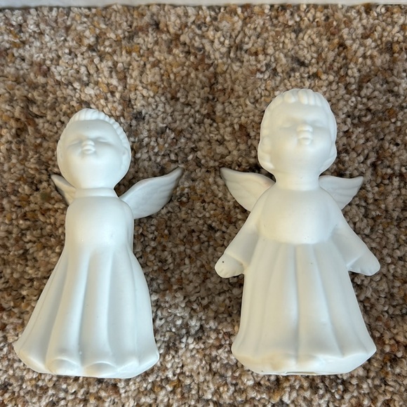 Giftco vintage kissing angel figurines.  Bisque porcelain. - Picture 2 of 5
